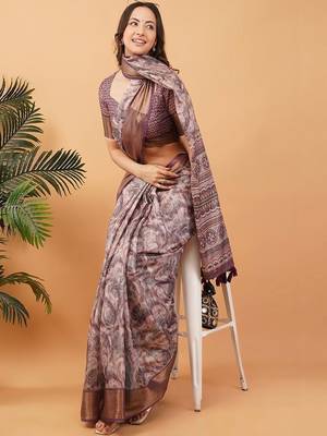 Multicolor polyester printed saree with blouse 5