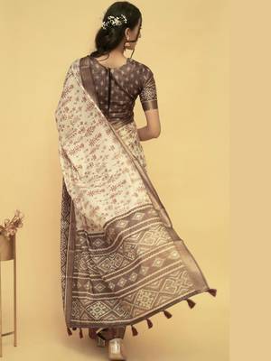 Off white polyester printed saree with blouse 5