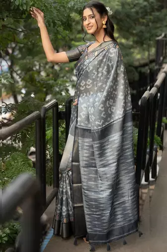 Grey polyester woven design saree with blouse