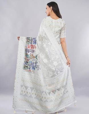 Off white silk blend printed saree with blouse 5