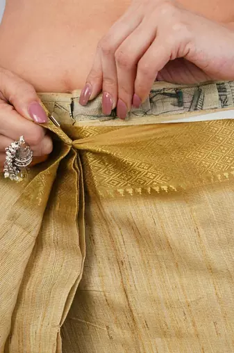 Beige polyester printed saree with blouse