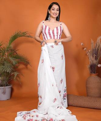White linen printed saree with blouse 5