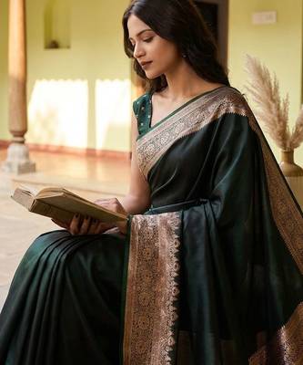 Green silk blend woven design saree with blouse 5