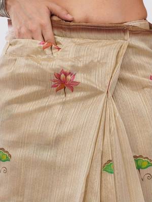 Beige silk blend printed saree with blouse 5