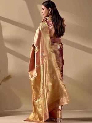 Pink silk blend woven design saree with blouse 3