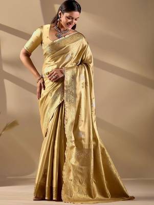 Gold silk blend woven design saree with blouse 3