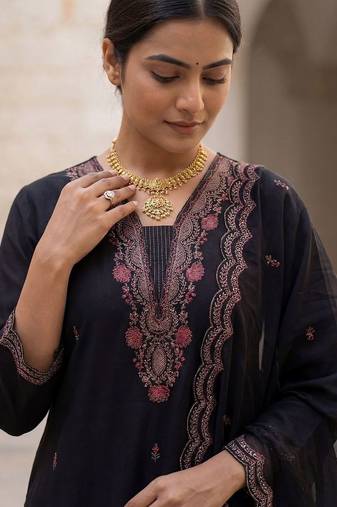 Women Ethnic Motifs Embroidered Regular Thread Work Kurta with Trousers & With Dupatta