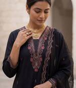 Women Ethnic Motifs Embroidered Regular Thread Work Kurta with Trousers & With Dupatta