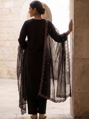 Women Ethnic Motifs Embroidered Regular Thread Work Kurta with Trousers & With Dupatta 5