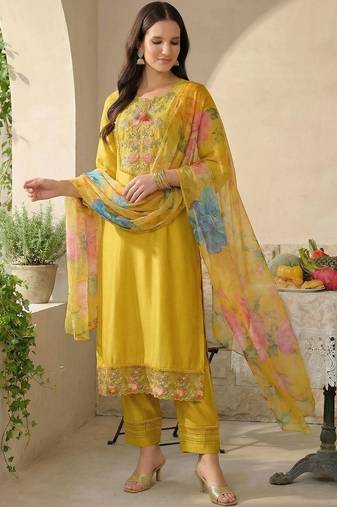 Women Floral Embroidered Regular Thread Work Kurta with Trousers & With Dupatta