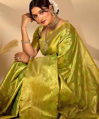 Lime silk blend woven design saree with blouse 4