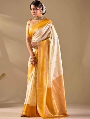 Off white silk blend woven design saree with blouse 5