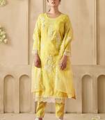 Women Floral Embroidered Regular Thread Work Kurta with Trousers & With Dupatta