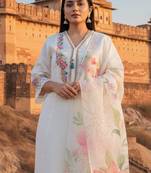 Women Floral Embroidered Regular Thread Work Kurta & Trousers With Dupatta