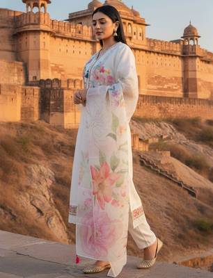 Women Floral Embroidered Regular Thread Work Kurta & Trousers With Dupatta 3