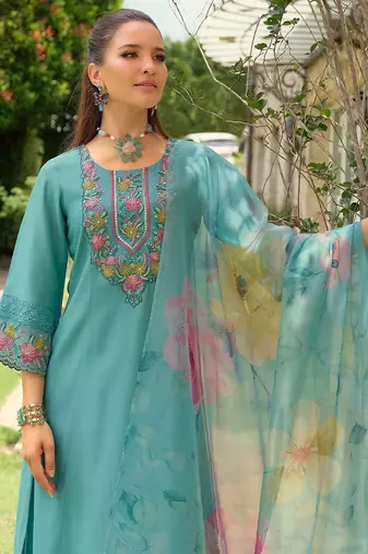 Women Floral Embroidered Regular Thread Work Kurta with Trousers & Dupatta