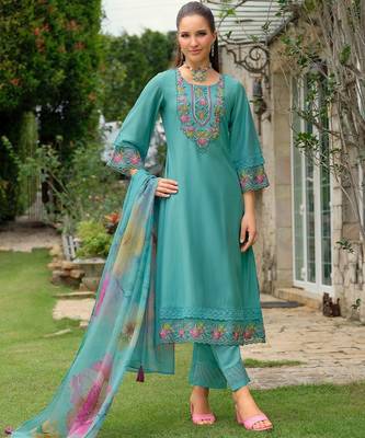 Women Floral Embroidered Regular Thread Work Kurta with Trousers & Dupatta 5