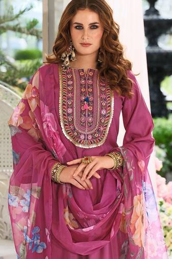 Women Floral Embroidered Kurta with Trousers & Dupatta