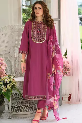 Women Floral Embroidered Kurta with Trousers & Dupatta