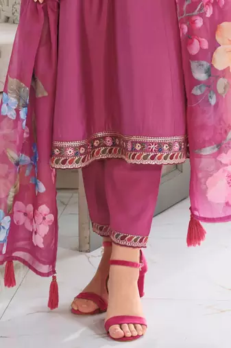 Women Floral Embroidered Kurta with Trousers & Dupatta