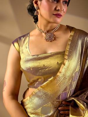 Gold silk blend woven design saree with blouse 3