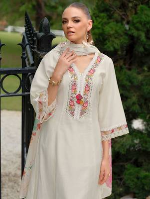 Floral Embroidered Thread Work V-Neck A-Line Kurta With Trousers & Dupatta 1