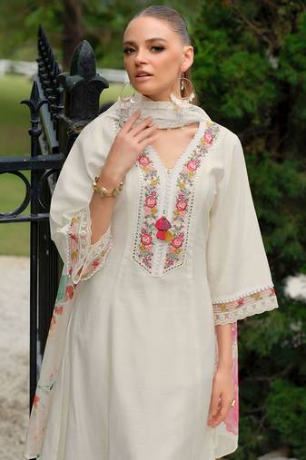 Floral Embroidered Thread Work V-Neck A-Line Kurta With Trousers & Dupatta
