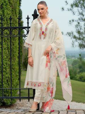 Floral Embroidered Thread Work V-Neck A-Line Kurta With Trousers & Dupatta 2