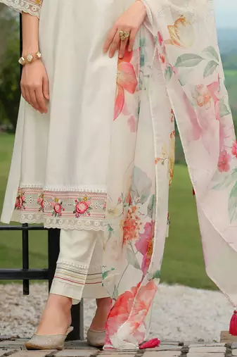 Floral Embroidered Thread Work V-Neck A-Line Kurta With Trousers & Dupatta