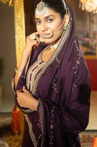 Sequinned Embroidered Round Neck Kurta With Trousers & Dupatta