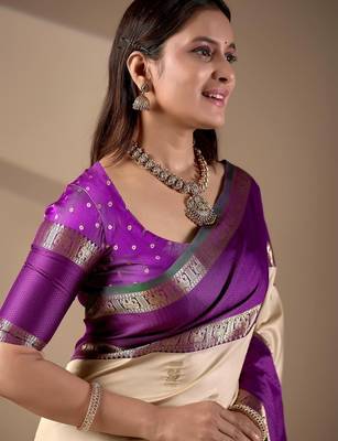 Cream silk blend woven design saree with blouse 4