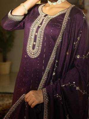 Sequinned Embroidered Round Neck Kurta With Trousers & Dupatta 5