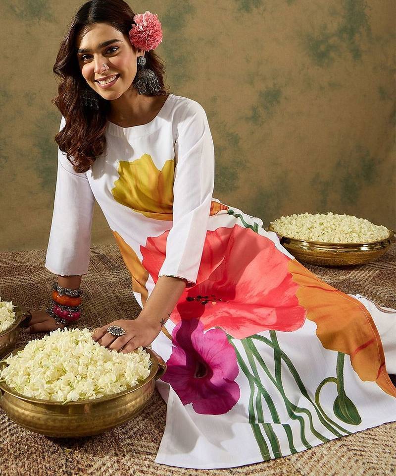 Women Floral Printed Regular Kurta with Trousers