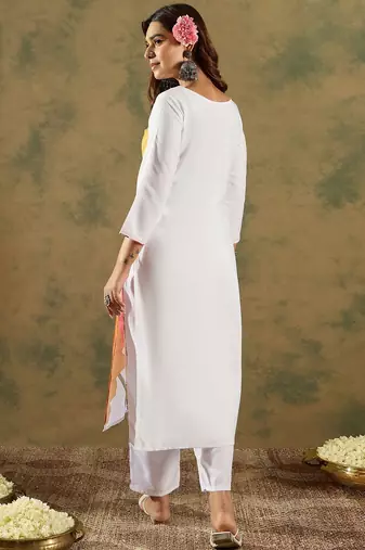 Women Floral Printed Regular Kurta with Trousers