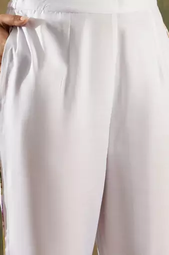 Women Floral Printed Regular Kurta with Trousers