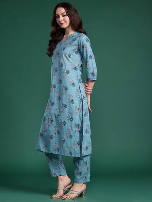 Floral Printed Regular Pure Cotton Kurta with Trousers 5