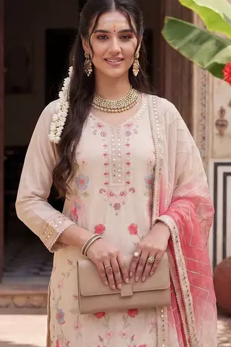 Women Floral Embroidered Regular Patchwork Kurta with Trousers & With Dupatta