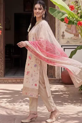 Women Floral Embroidered Regular Patchwork Kurta with Trousers & With Dupatta