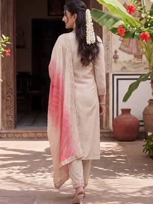 Women Floral Embroidered Regular Patchwork Kurta with Trousers & With Dupatta 4