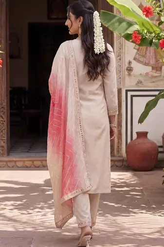 Women Floral Embroidered Regular Patchwork Kurta with Trousers & With Dupatta