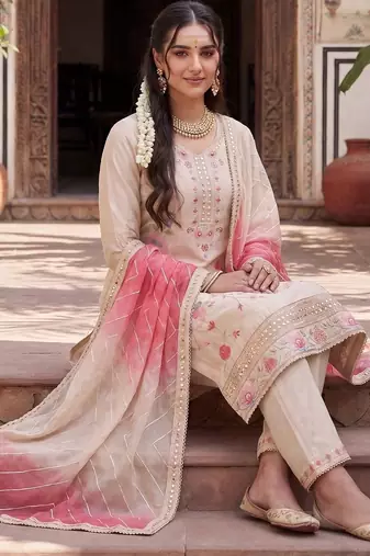 Women Floral Embroidered Regular Patchwork Kurta with Trousers & With Dupatta