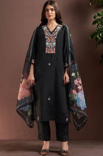Women Floral Embroidered Regular Thread Work Kurta with Trousers & With Dupatta