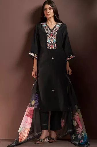 Women Floral Embroidered Regular Thread Work Kurta with Trousers & With Dupatta