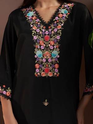 Women Floral Embroidered Regular Thread Work Kurta with Trousers & With Dupatta 5