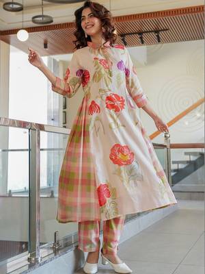 Women Floral Printed Regular Pure Cotton Kurta with Trousers 1