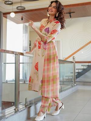 Women Floral Printed Regular Pure Cotton Kurta with Trousers 3