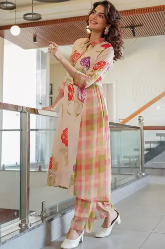 Women Floral Printed Regular Pure Cotton Kurta with Trousers