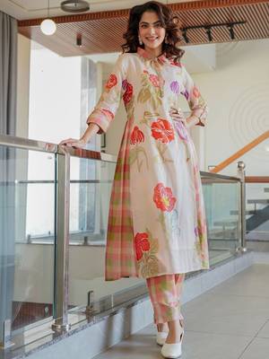 Women Floral Printed Regular Pure Cotton Kurta with Trousers 6