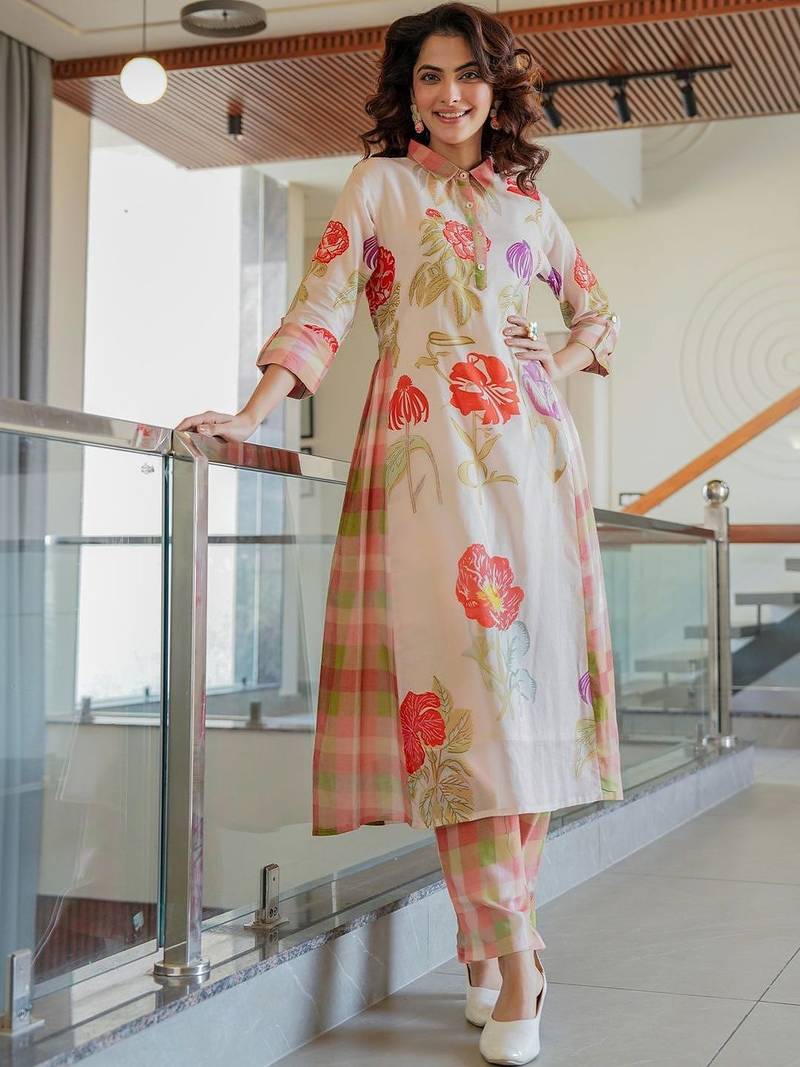 Women Floral Printed Regular Pure Cotton Kurta with Trousers