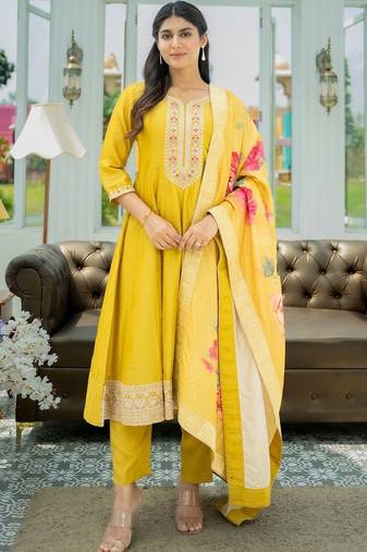 Women Floral Embroidered Regular Thread Work Kurta with Trousers & With Dupatta